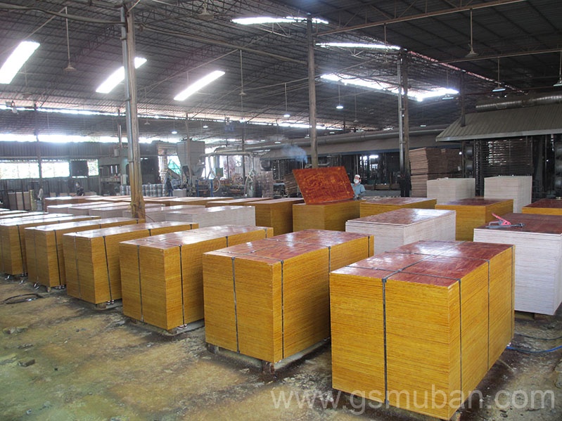 建筑模板廠家實地考察攻略:5個必須檢查的環節(避坑指南) 建筑模板廠家實地考察攻略:5個必須檢查的環節(避坑指南)